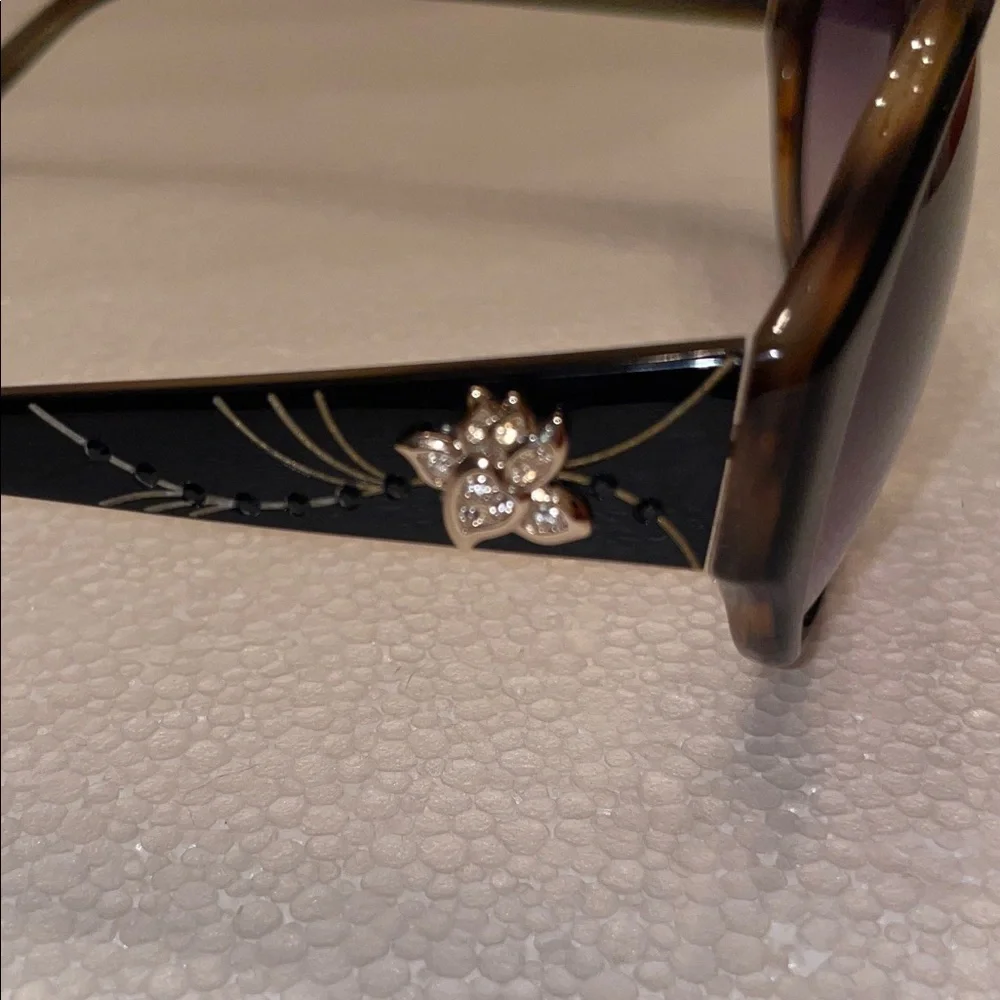 Chic Judith Leiber Black and Brown Women's Sunglasses